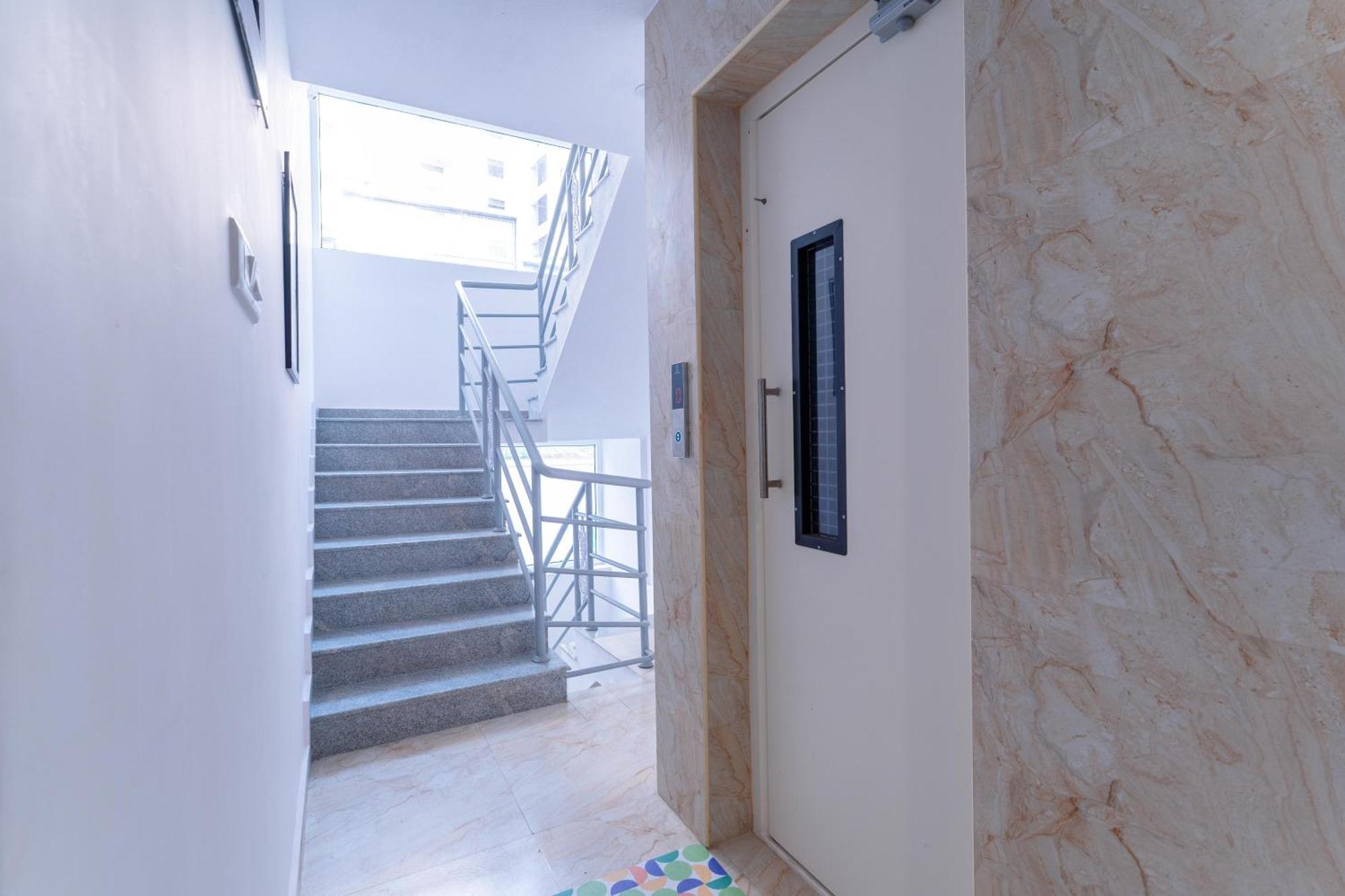 Treebo Emirates Suites Indiranagar Bengaluru Zewnętrze zdjęcie