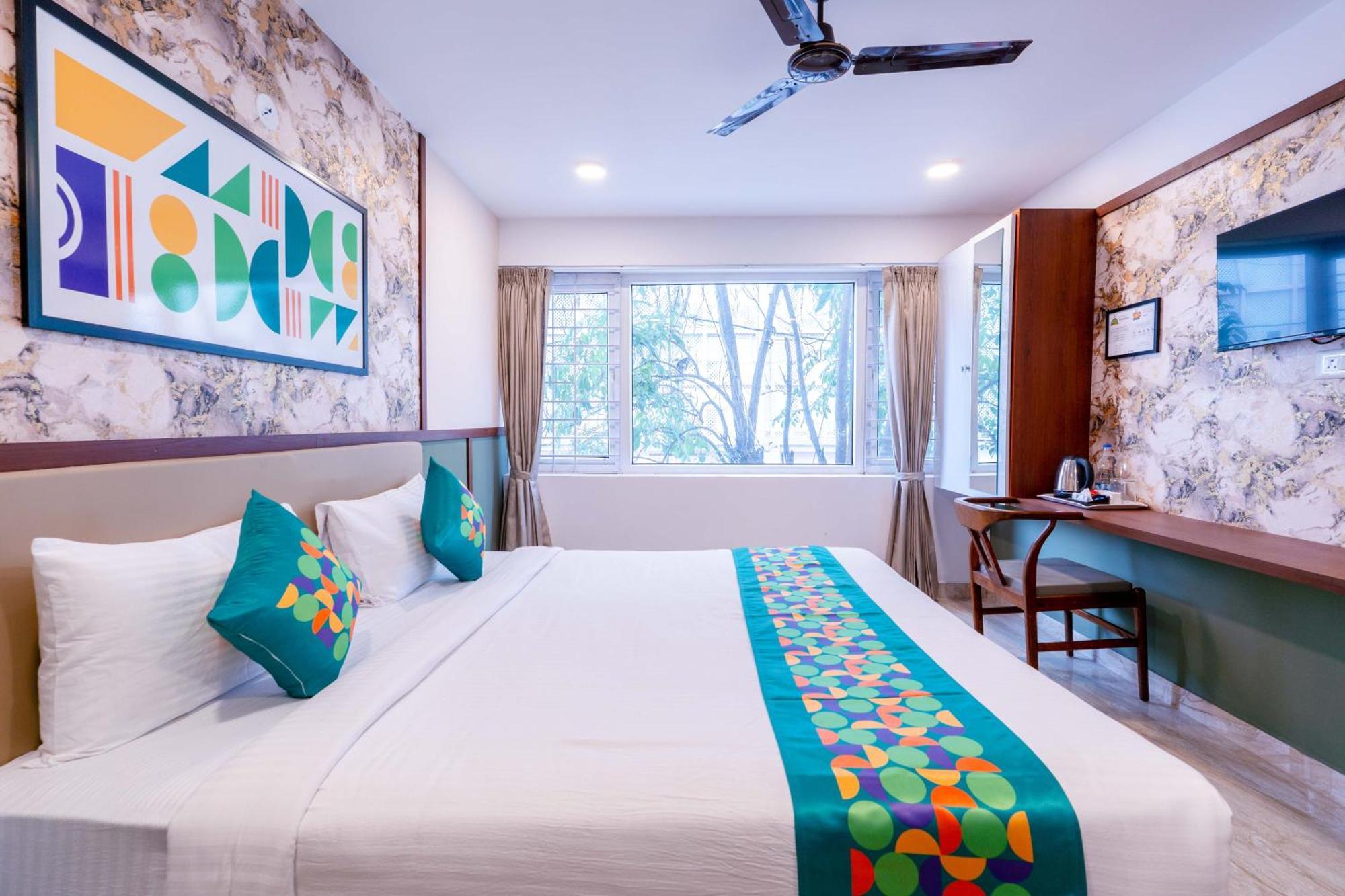Treebo Emirates Suites Indiranagar Bengaluru Zewnętrze zdjęcie